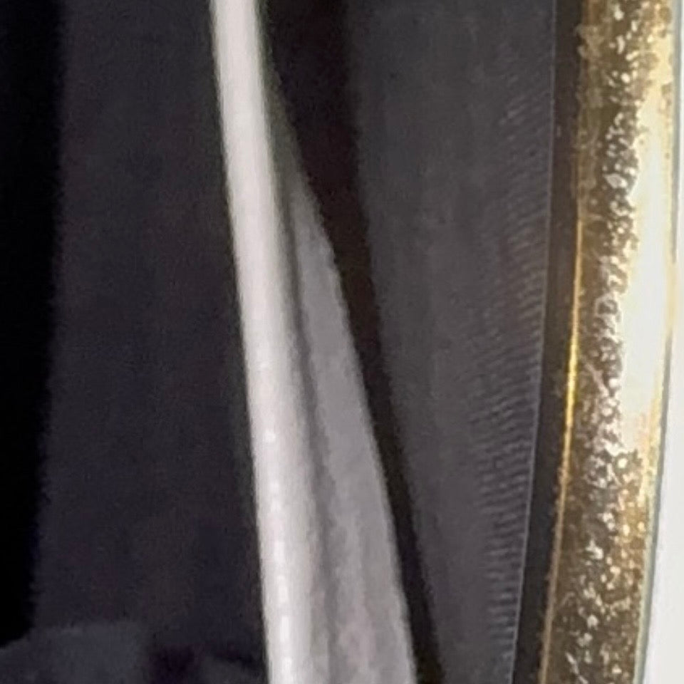 Wunderschöne weiße Lederclutch mit Handgelenkriemen – 1960er