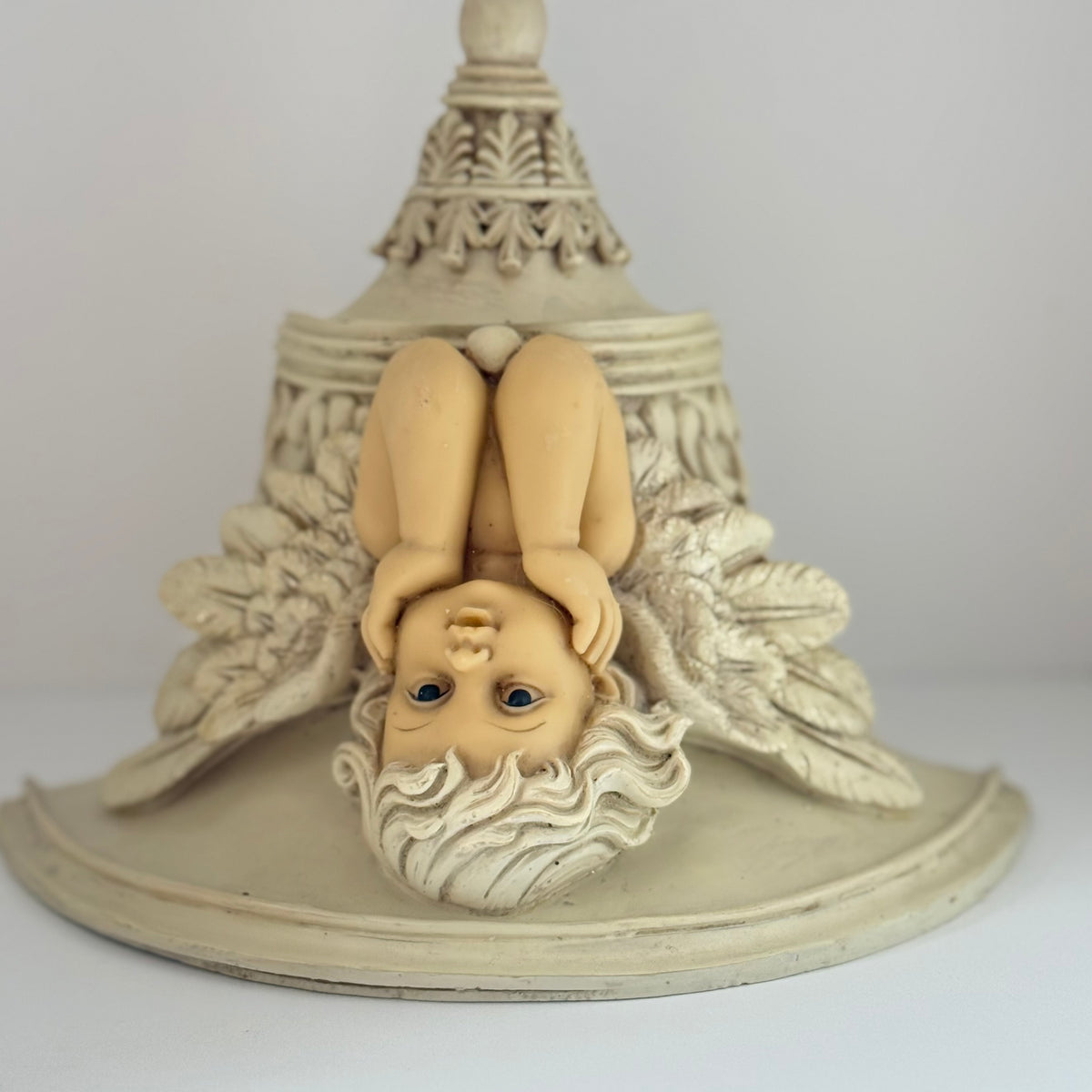 Vintage Wandkonsole mit Engel - Putte aus Polyresin 22 cm