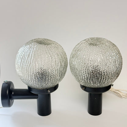 2 Vintage Außenwandleuchten – E.S. Horn Ice Ball
