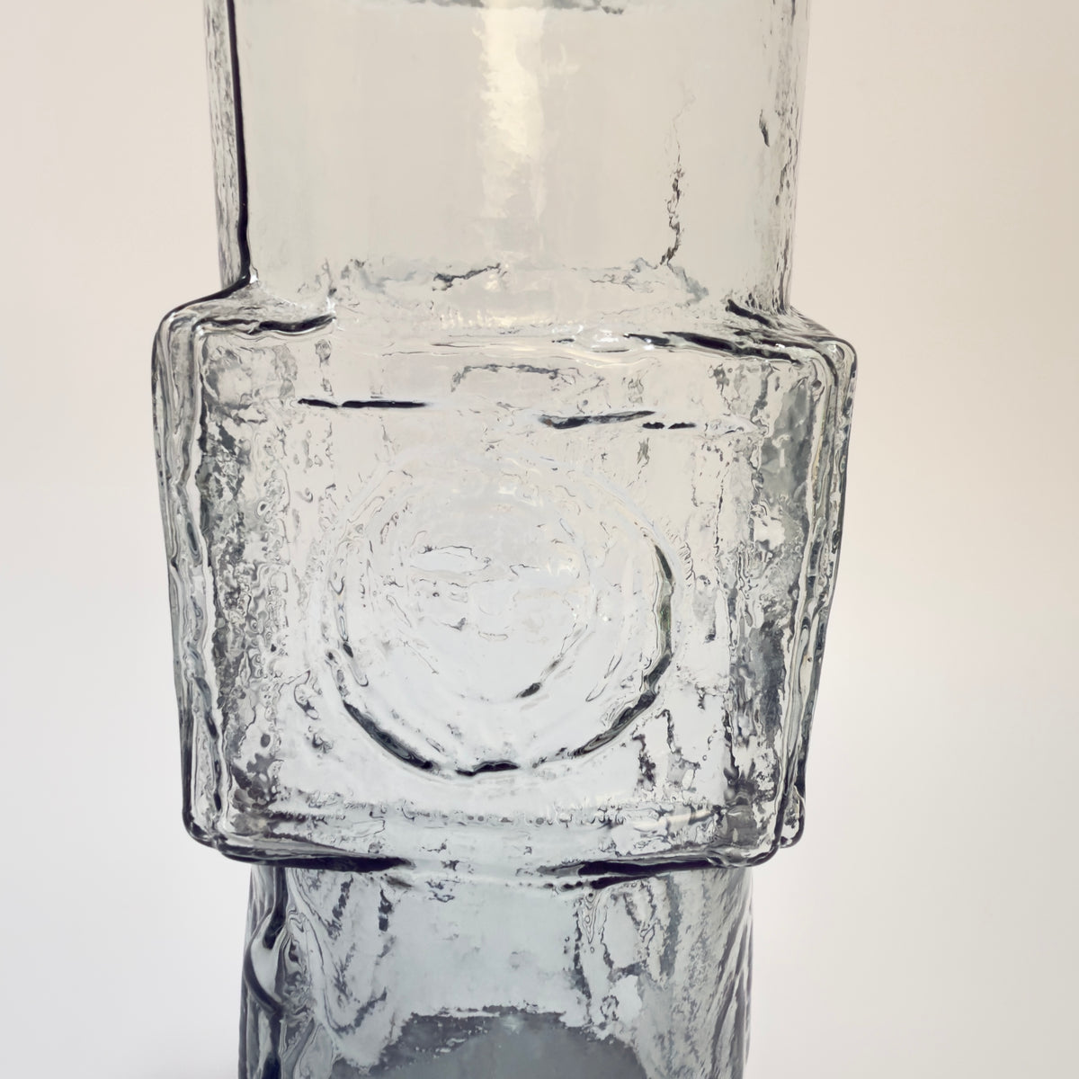 Karaffe aus getöntem Glas, CEB Björkhult – 1950er Jahre