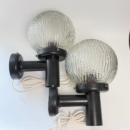 2 Vintage Außenwandleuchten – E.S. Horn Ice Ball