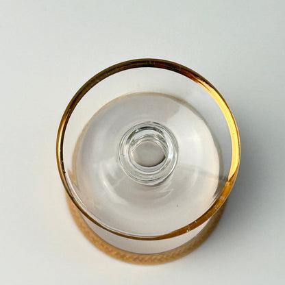Lyngby Glas Tosca snapseglas i krystal med bred ciseleret guldkant, 1960'erne