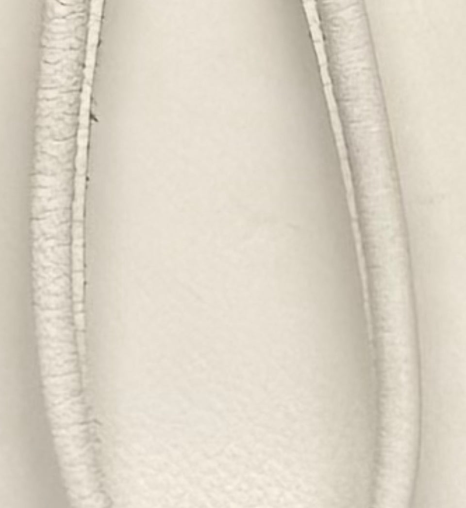 Wunderschöne weiße Lederclutch mit Handgelenkriemen – 1960er