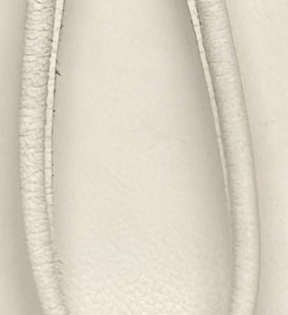 Wunderschöne weiße Lederclutch mit Handgelenkriemen – 1960er