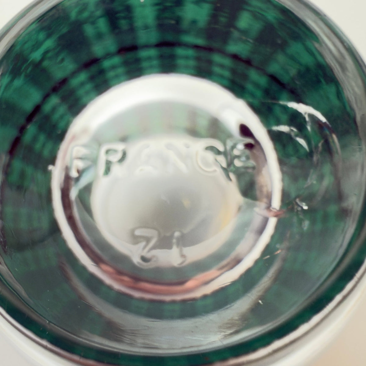 Franske vintage shotglas i farvet glas med skotskternet dekor – 5 stk - Frøken Lilly