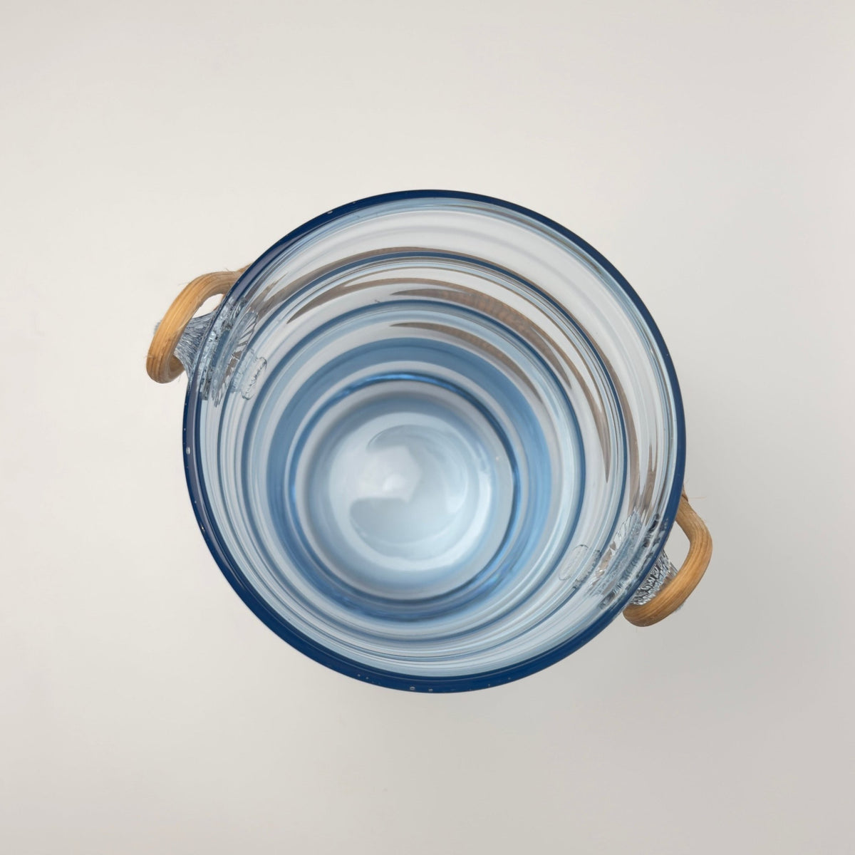 Holmegaard vintage isspand i lyseblåt glas med rattan hank, 1930-1950'erne - Frøken Lilly