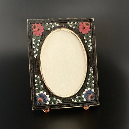 Italiensk mikromosaik fotoramme i forgyldt messing med blomster, 1920 - 1950 - Frøken Lilly