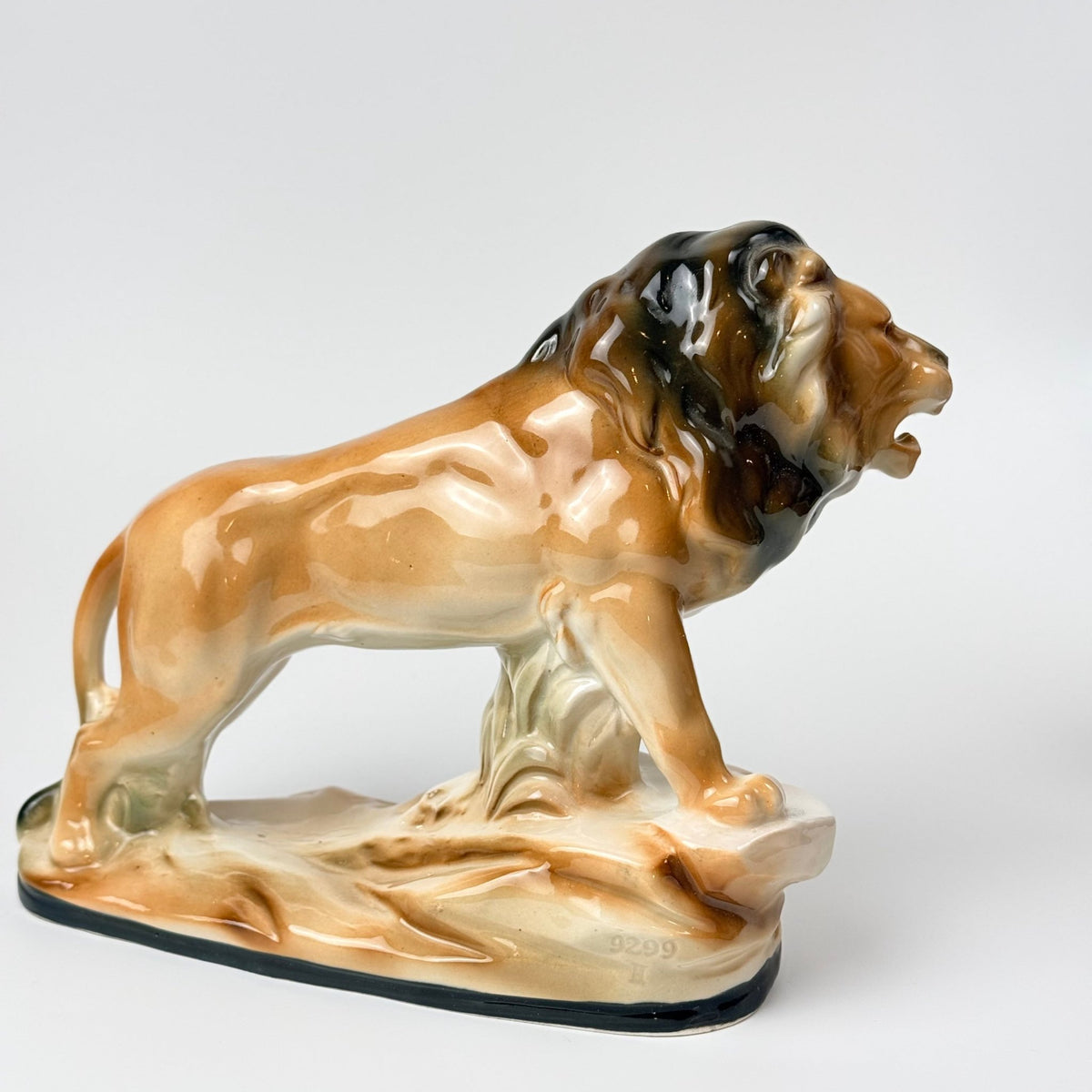 Løve i porcelænsfigur, mrk. nr. 9299, vintage fra 1930 - 1940'erne - Frøken Lilly