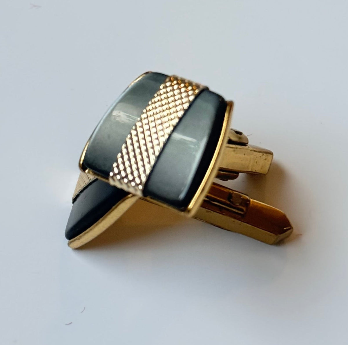 Nu-Lok vintage manchetknapper med perlemorsindlæg og guldfarvet metal - Frøken Lilly