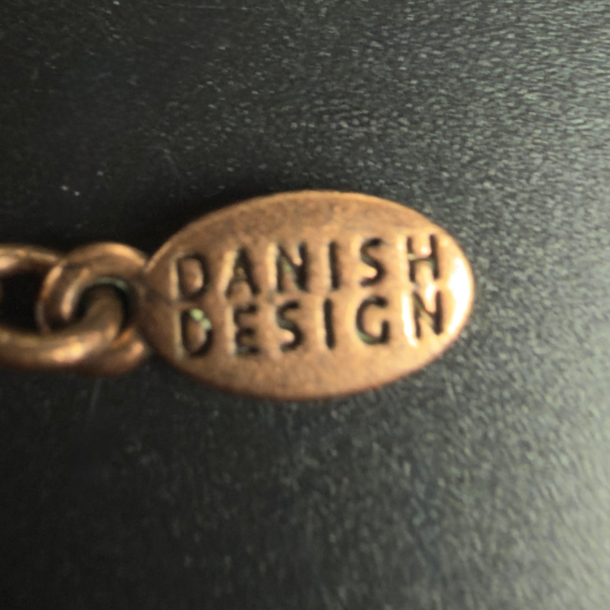Pilgrim halskæde med vedhæng i rosaguld tone og glassten - Frøken Lilly