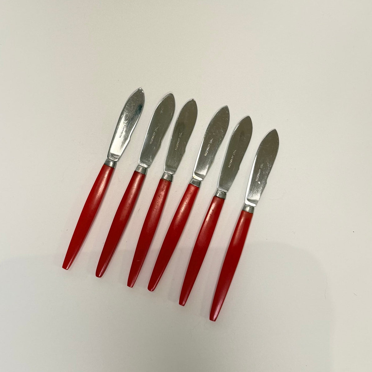 Vintage smørknive - 6 stk. rustfrit stål med røde håndtag - retro bestik 1960 - 70'erne - Frøken Lilly